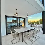 Vallesa Ii Villa *